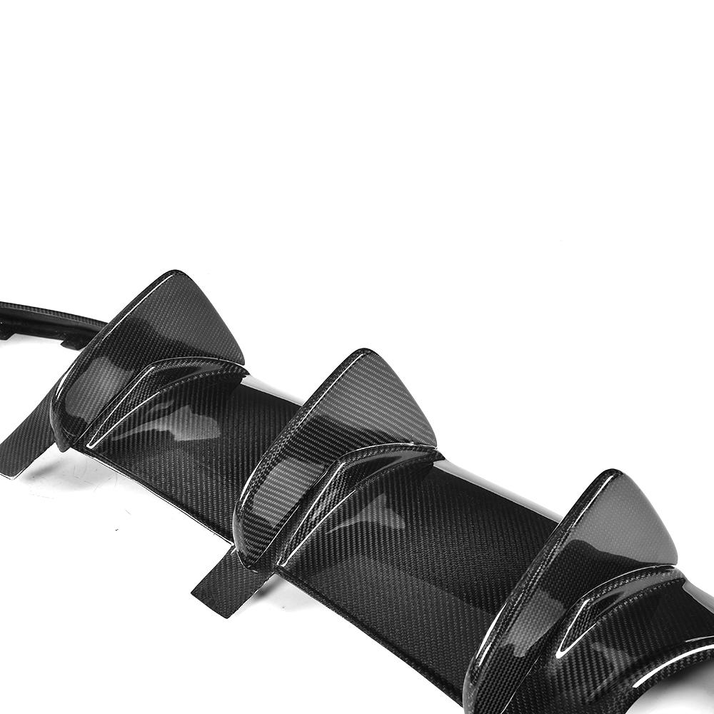 DYFUZOR ZDERZAKA TYLNEGO CARBON MERCEDES BENZ W204 / C63 AMG SEDAN - Image 2