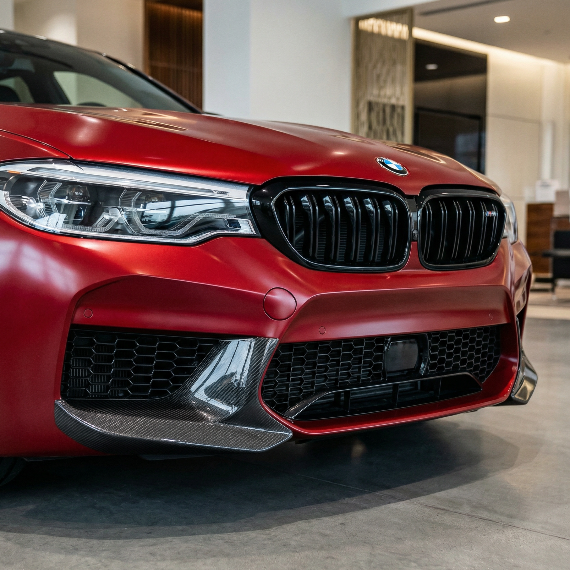 DOKŁADKI/LOTKI ZDERZAKA PRZEDNIEGO CARBON BMW F90 M5 - Image 4