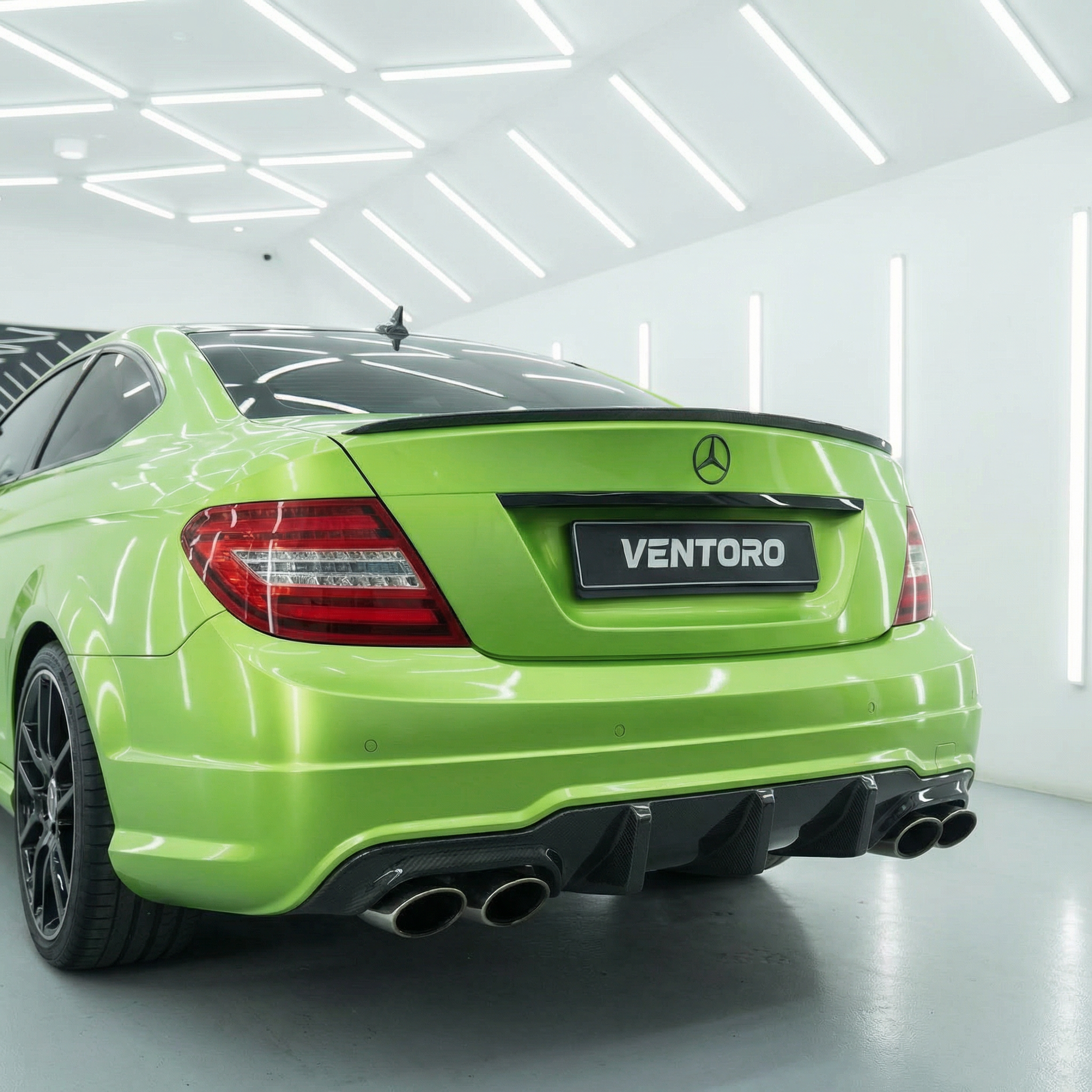 DYFUZOR ZDERZAKA TYLNEGO CARBON MERCEDES BENZ W204 / C63 AMG - Image 4